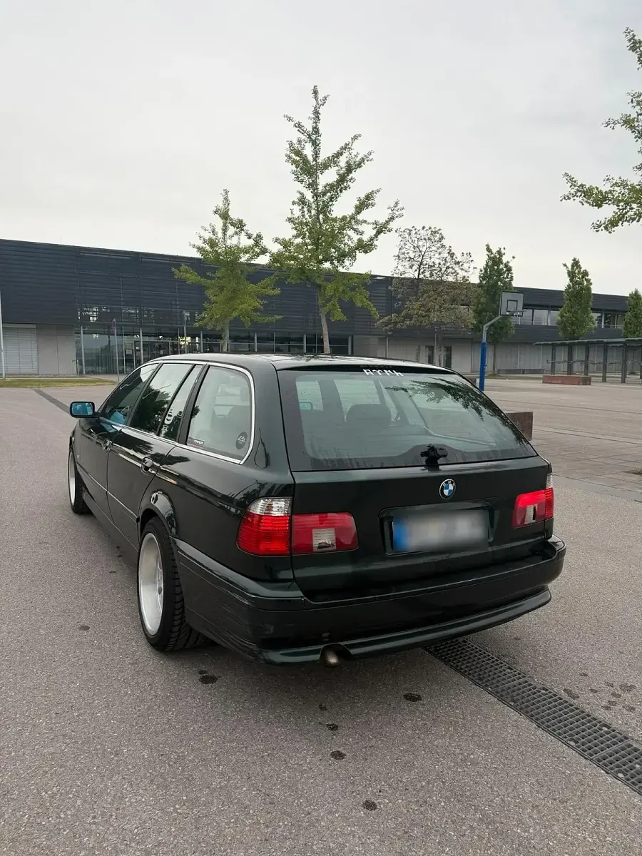 Gebraucht BMW 520 136 PS (100 kW) 2001 Grün Kombi