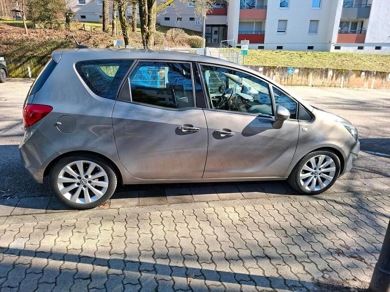 Gebraucht Opel Meriva 140 PS (102 kW) 2011 Andere farben Van / Kleinbus
