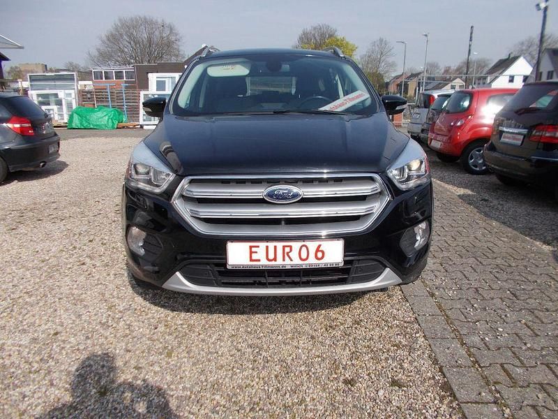 Second-hand Ford Kuga Titanium 150 CP (110 kW) 2017 Gri SUV