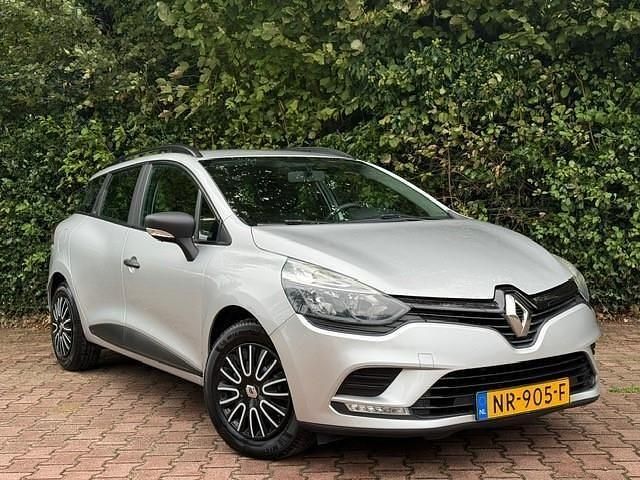 Grau Gebraucht 2017 Renault Clio IV Life Limousine | 7.350 € (Fairer Preis) - Bild 1/4
