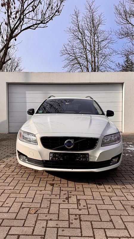 Gebraucht Volvo V70 Linje Svart 150 PS (110 kW) 2015 Weiß Kombi
