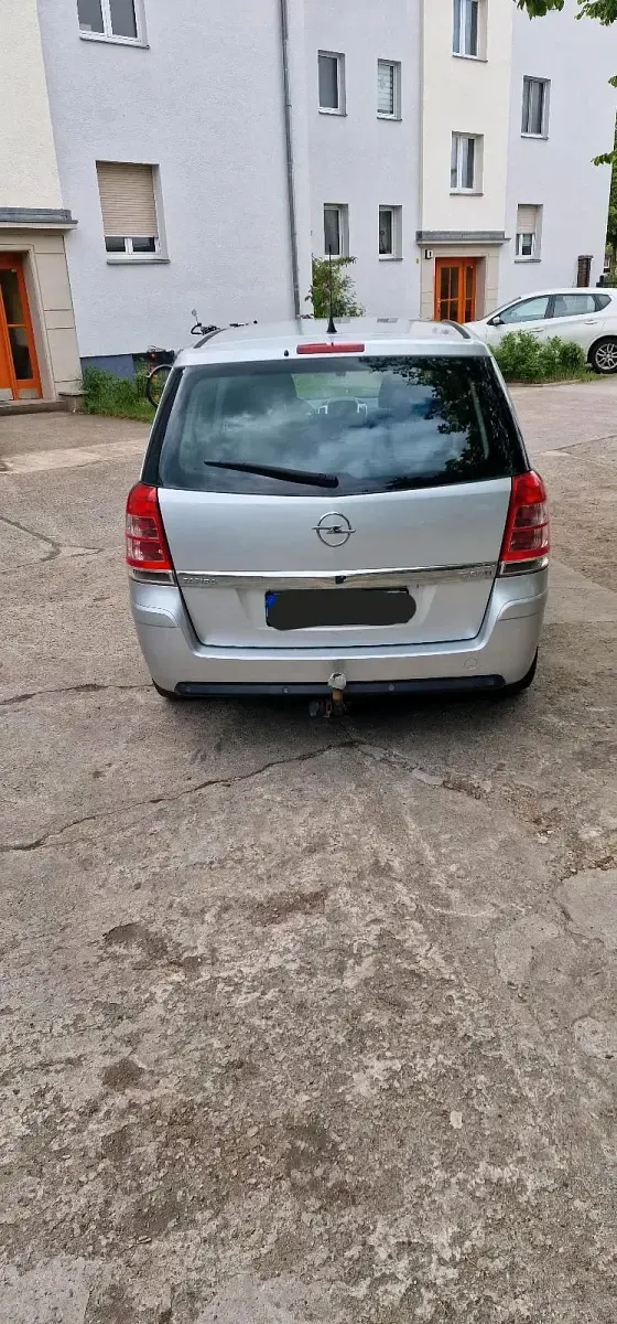 Gebraucht Opel Zafira 125 PS (91 kW) 2009 Silber Van / Kleinbus