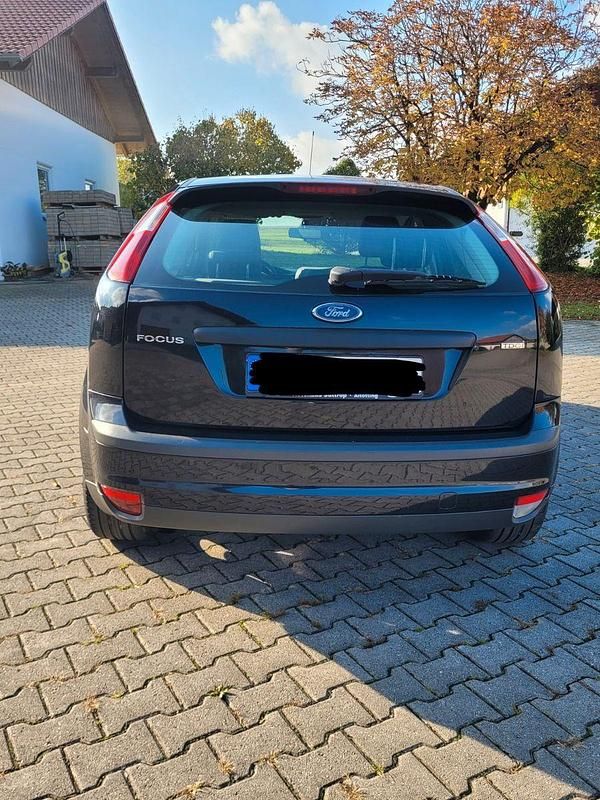 Gebraucht Ford Focus 116 PS (85 kW) 2005 Schwarz Limousine