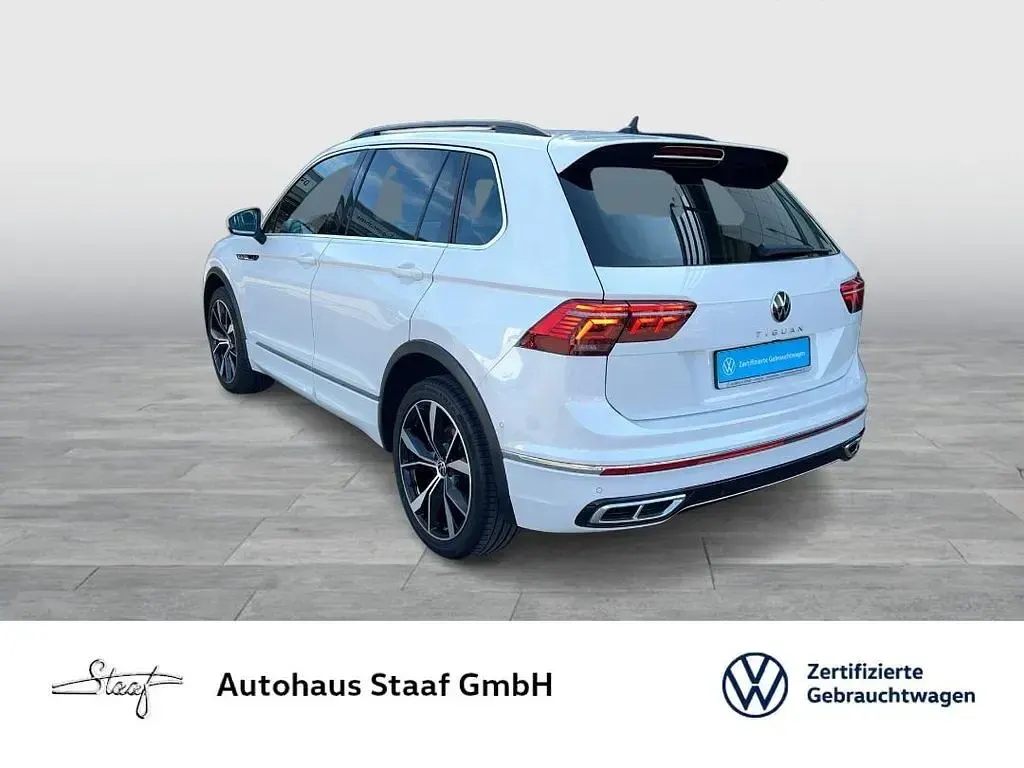 Gebraucht VW Tiguan R-line 245 PS (180 kW) 2024 Oryxweiß perlmutteffekt SUV