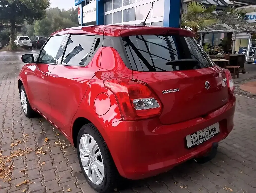 Gebraucht Suzuki Swift 90 PS (66 kW) 2017 Rot Kleinwagen