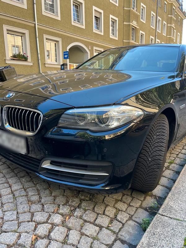Schwarz Gebraucht 2015 BMW 520 Kombi | 13.990 € (Fairer Preis) - Bild 1/4