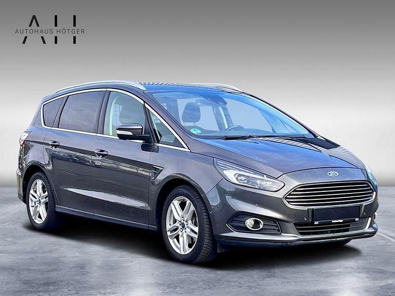 Gebraucht Ford S-MAX Titanium 150 PS (110 kW) 2018 Grau Van / Kleinbus