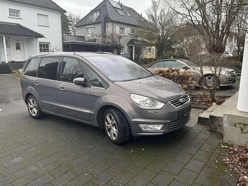 Gebraucht Ford Galaxy Trend 163 PS (119 kW) 2014 Grau Van / Kleinbus