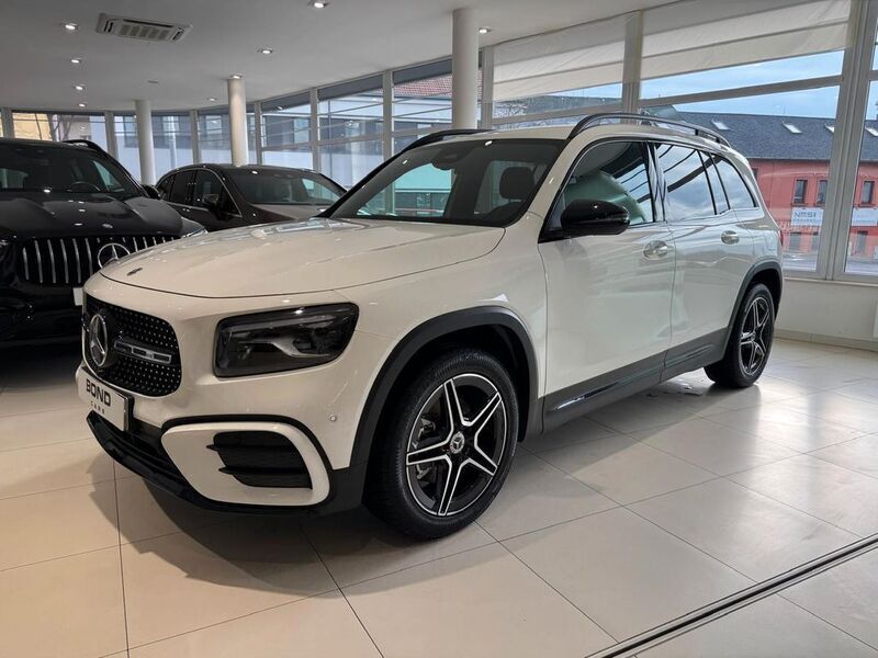Weiß Gebraucht 2024 Mercedes GLB200 AMG Premium SUV | 45.990 € (Teuer) - Bild 1/4