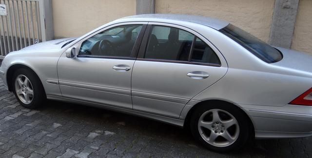 Gebraucht Mercedes C220 Avantgarde 143 PS (105 kW) 2001 Silber metallic Limousine