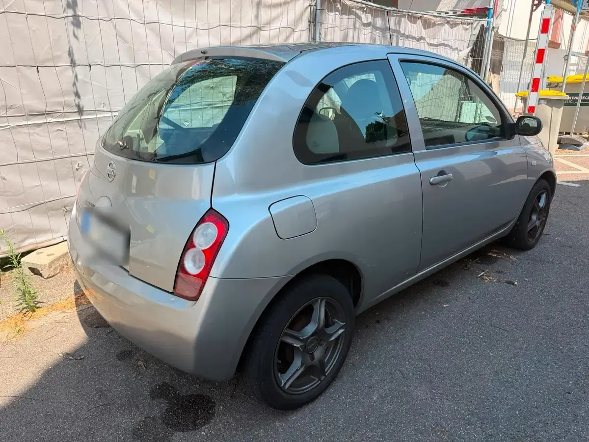 Gebraucht Nissan Micra 65 PS (47 kW) 2005 Silber Kleinwagen