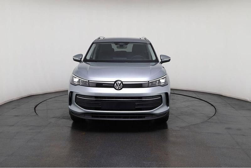 Neu VW Tiguan Edition 150 PS (110 kW) 2026 Silber SUV