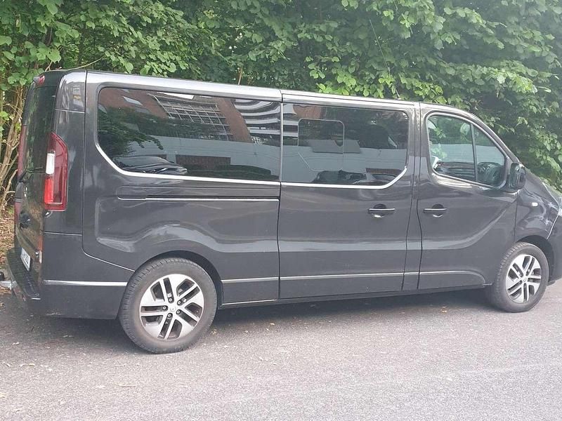 Schwarz Gebraucht 2018 Opel Vivaro S Van | 19.850 € - Bild 1/4