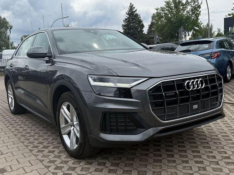 Grau Gebraucht 2022 Audi Q8 Performance SUV | 42.900 € (Fairer Preis) - Bild 1/4