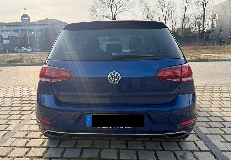 Gebraucht VW Golf VII Join 116 PS (85 kW) 2018 Blau Limousine