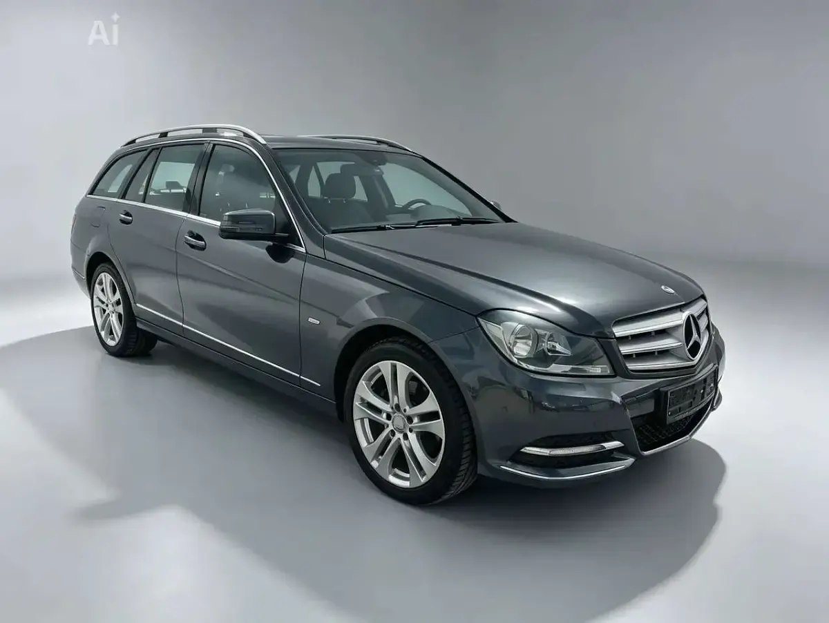 Gebraucht Mercedes C180 156 PS (114 kW) 2012 Grau Limousine