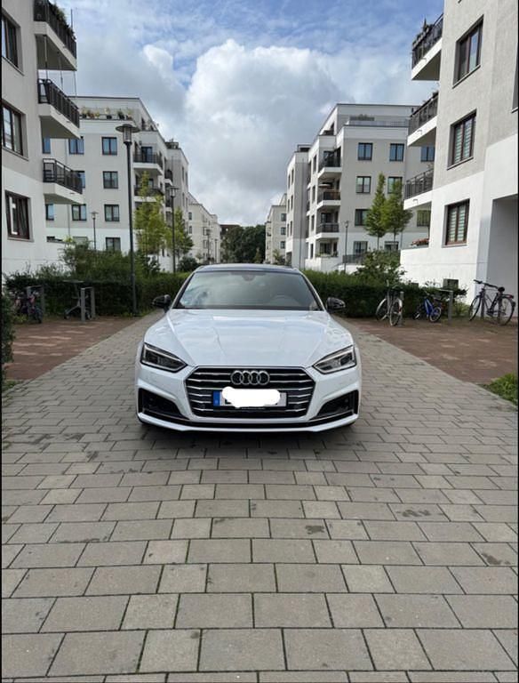 Weiß Gebraucht 2019 Audi A5 Sportback Ambiente Kleinwagen | 28.000 € (Guter Preis) - Bild 1/4