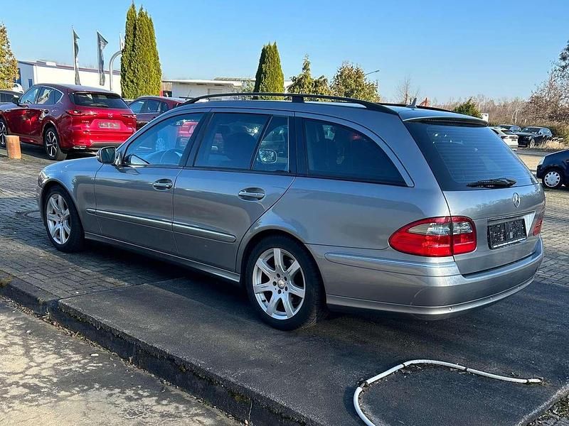 Gebraucht Mercedes E220 170 PS (125 kW) 2008 Palladiumsilber  metalliclack Kombi