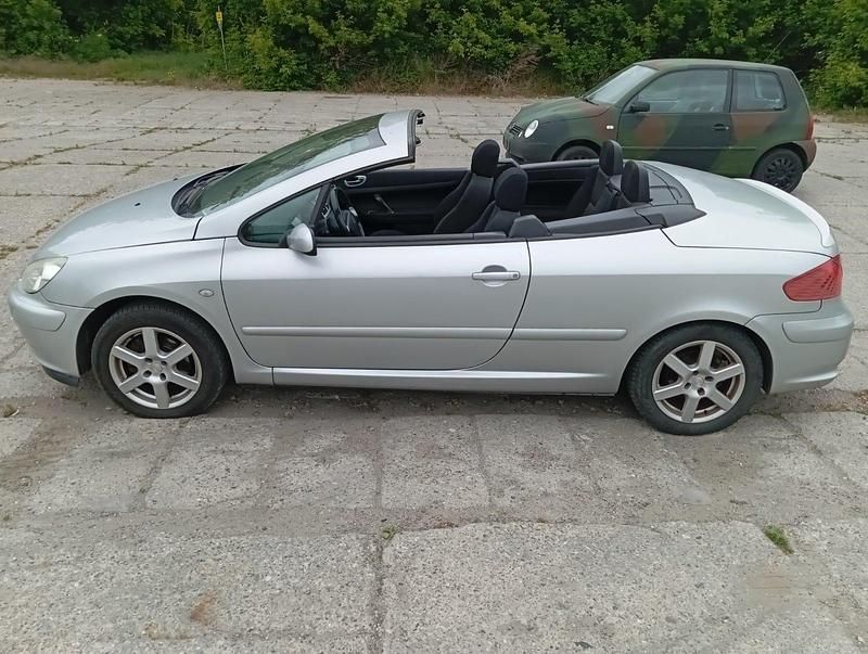 Grau Gebraucht 2005 Peugeot 307 CC Cabrio | 500 € (Superpreis) - Bild 1/4