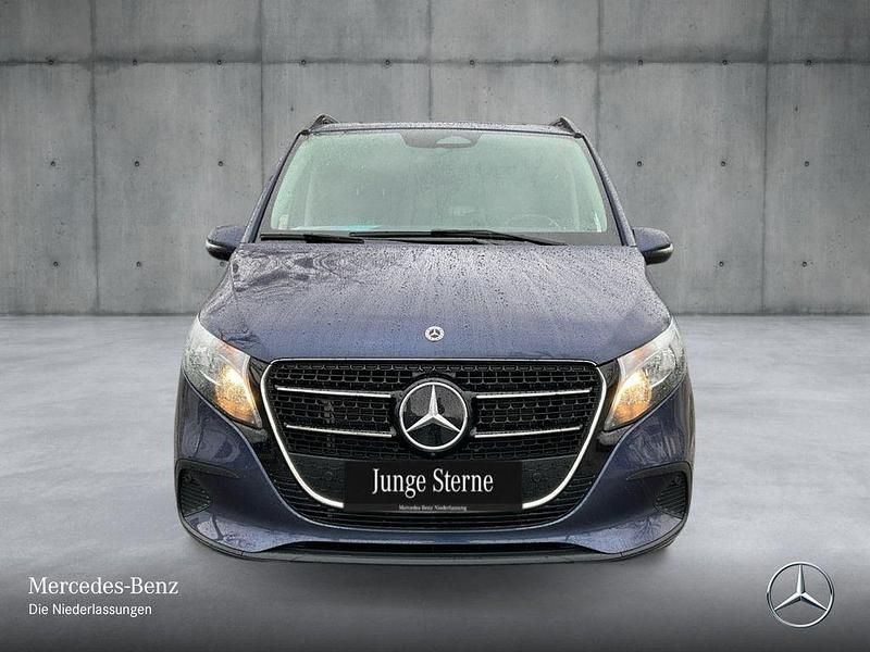 Gebraucht Mercedes V220 163 PS (119 kW) 2025 Blau Van / Kleinbus