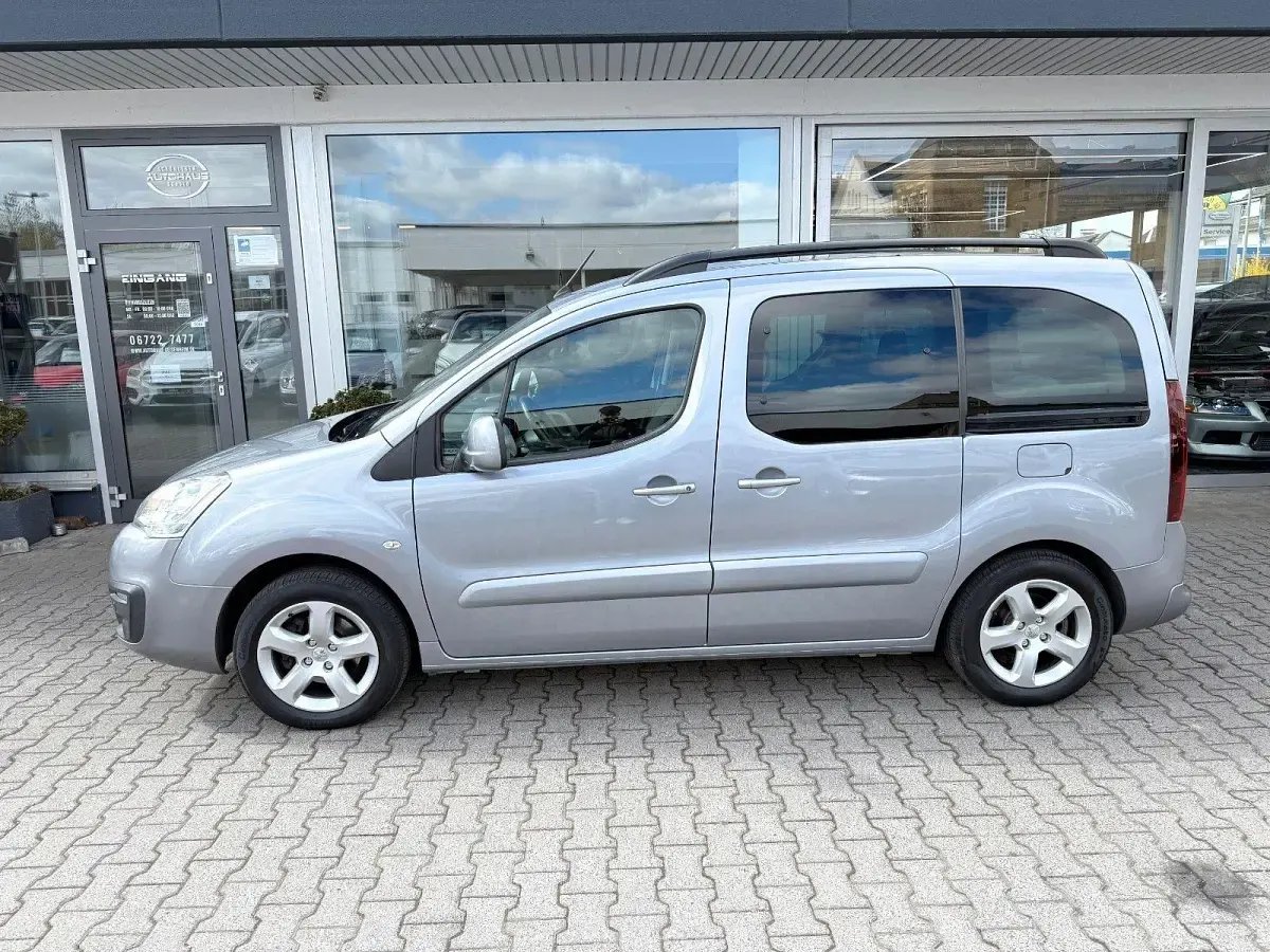 Gebraucht Peugeot Partner Allure 120 PS (88 kW) 2018 Gris artense Van / Kleinbus