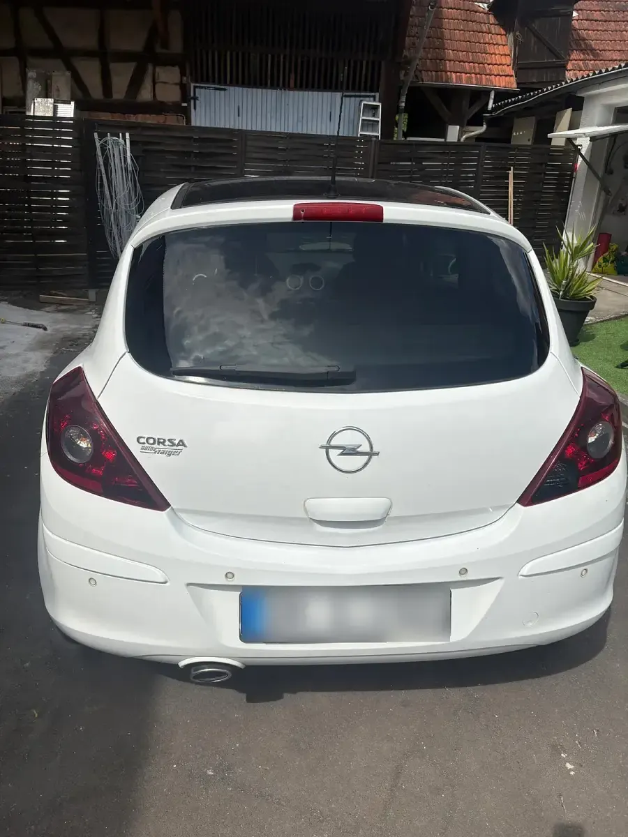 Gebraucht Opel Corsa Edition 90 PS (66 kW) 2010 Weiß Kleinwagen