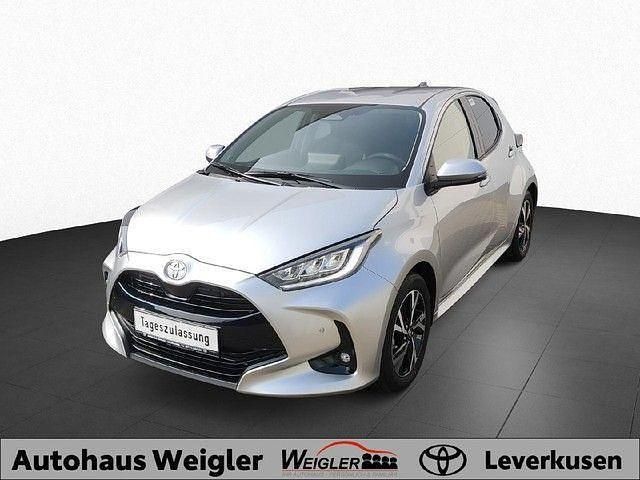 Silver metallic Neu 2025 Toyota Yaris Kleinwagen | 27.621 € (Fairer Preis) - Bild 1/4