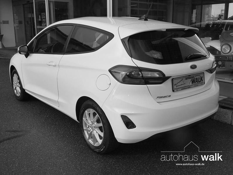 Gebraucht Ford Fiesta Cool & Connect 75 PS (55 kW) 2020 Weiß Kleinwagen