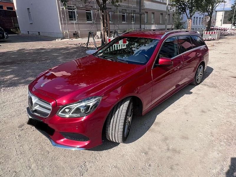 Rot Gebraucht 2013 Mercedes E250 Kombi | 15.850 € (Teuer) - Bild 1/4