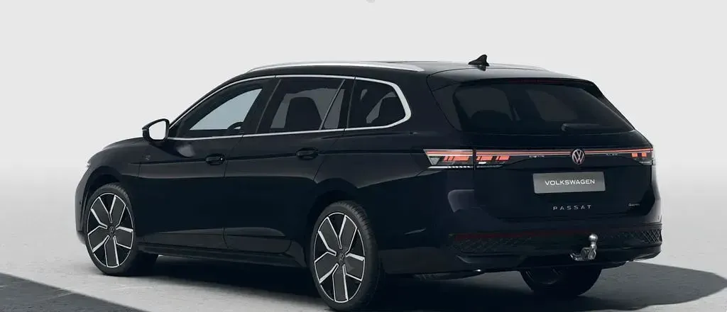 Gebraucht VW Passat R-line 265 PS (194 kW) 2025 Grenadillschwarz meta.../schwa Kombi