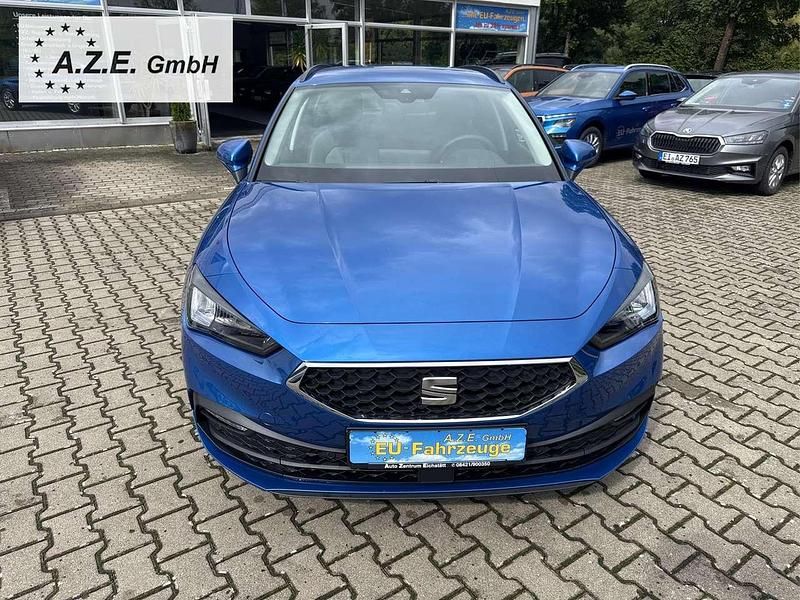 Neu Seat Leon Style 116 PS (85 kW) 2025 Sapphierblaumet. Kombi