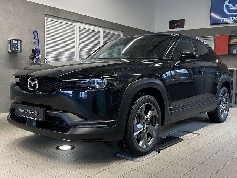 Jet black (metallic) Gebraucht 2023 Mazda MX30 Ad'Vantage SUV | 19.900 € (Fairer Preis) - Bild 1/4