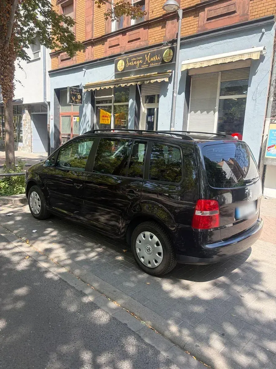 Gebraucht VW Touran 105 PS (77 kW) 2005 Schwarz Van / Kleinbus