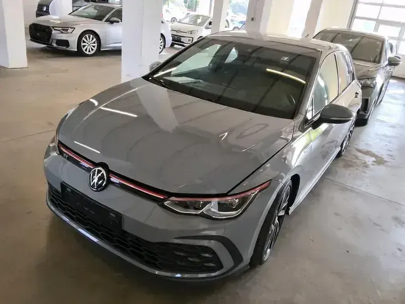 Gebraucht VW Golf VIII GTI 245 PS (180 kW) 2021 Mondsteingrau Kleinwagen