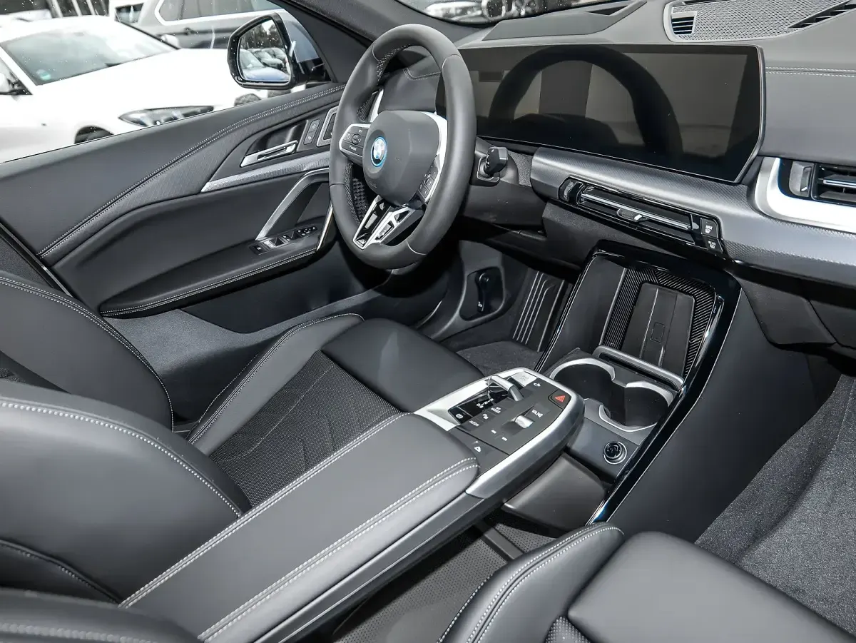Neu BMW iX2 M Sport 230 kW (313 PS) 2026 Grau SUV