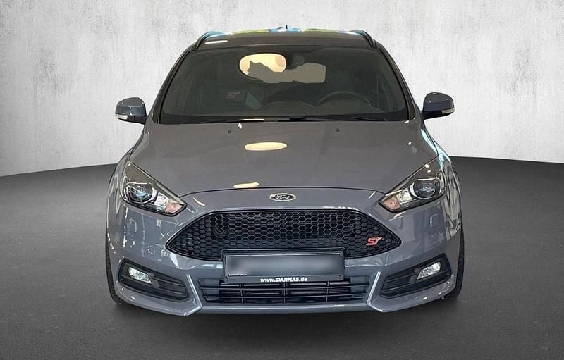 Grau Gebraucht 2018 Ford Focus ST Kombi | 18.500 € (Etwas zu teuer) - Bild 1/4