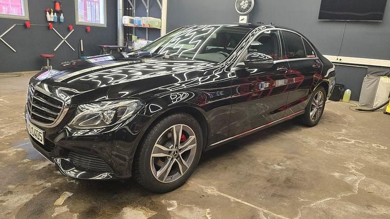 Gebraucht Mercedes C220 170 PS (125 kW) 2018 Schwarz Limousine