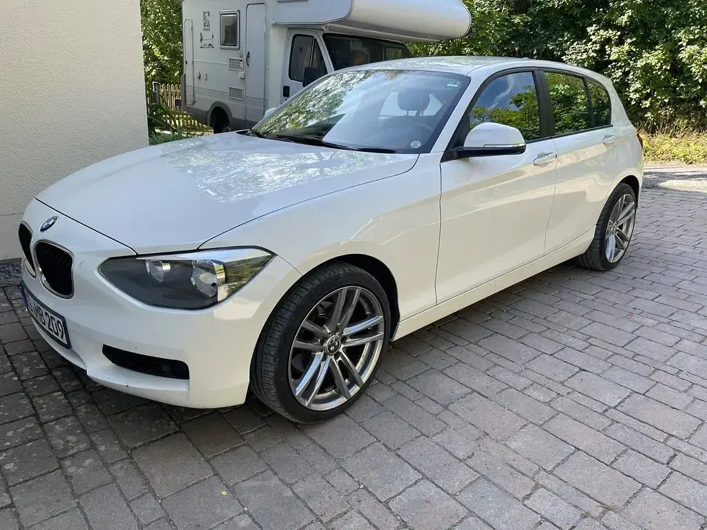 Gebraucht BMW 118 170 PS (125 kW) 2014 Weiß Kleinwagen