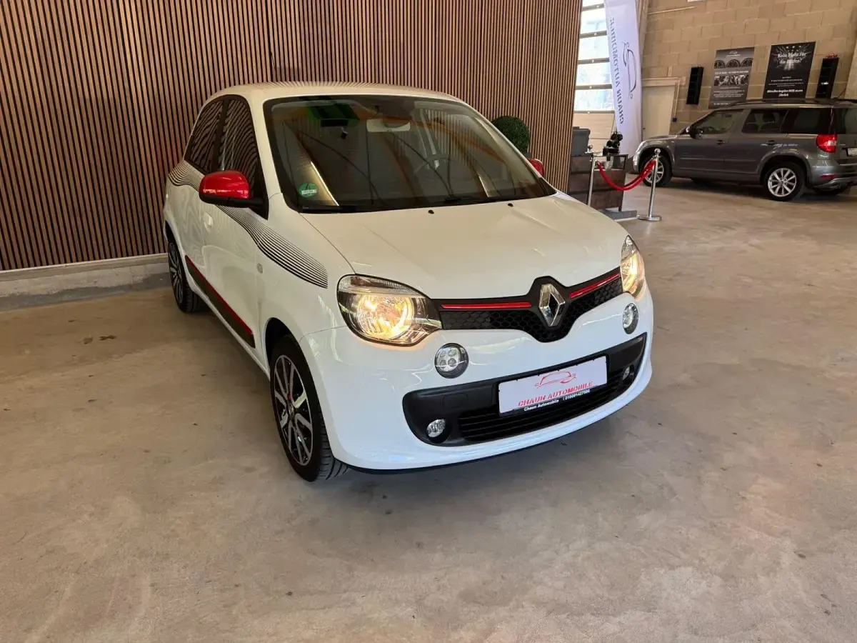 Second-hand Renault Twingo 71 CP (52 kW) 2018 Alb Hatchback