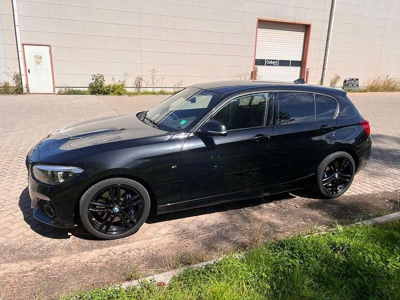 Schwarz Gebraucht 2018 BMW 125 M Sport Kleinwagen | 21.900 € (Fairer Preis) - Bild 1/4