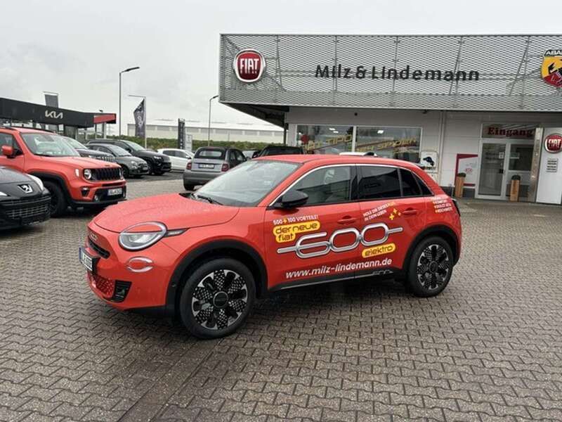 Pantelleria tuerkis/schwarz bi Gebraucht 2024 Fiat 600 La Prima Kleinwagen | 38.990 € - Bild 1/4