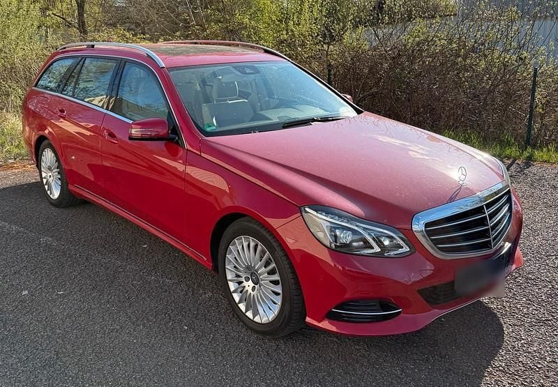Gebraucht Mercedes E350 252 PS (185 kW) 2013 Rot Kombi