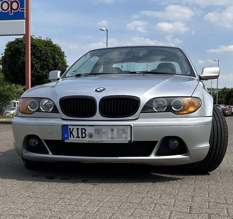 Silber Gebraucht 2003 BMW 325 Coupé | 9.900 € (Fairer Preis) - Bild 1/4