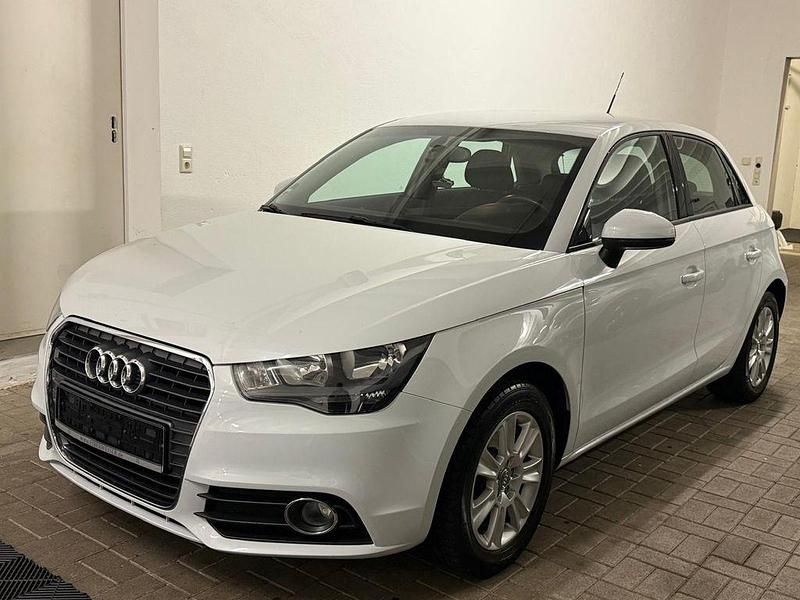 Weiß Gebraucht 2013 Audi A1 Sportback Attraction Kleinwagen | 8.190 € (Guter Preis) - Bild 1/4