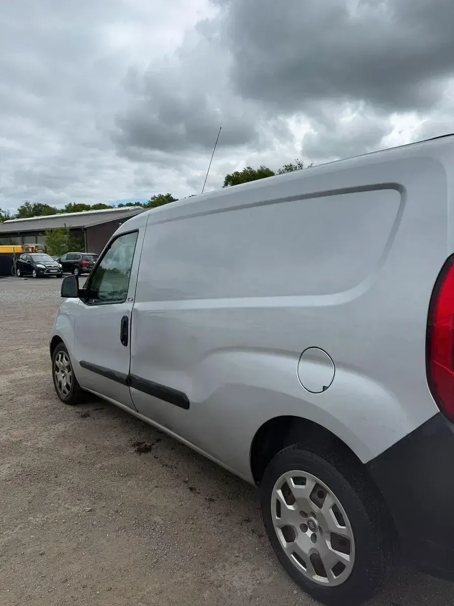 Gebraucht Fiat Doblò Lounge 135 PS (99 kW) 2015 Grau Van / Kleinbus