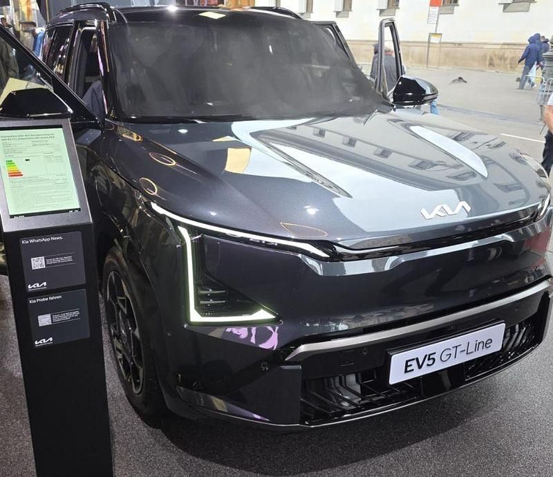 Weiß Neu 2025 Kia EV5 Air SUV | 44.651 € (Fairer Preis) - Bild 1/2