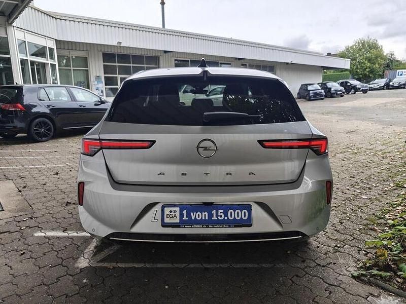 Gebraucht Opel Astra Elegance 131 PS (96 kW) 2023 Aluminium silb/kristall silb Limousine