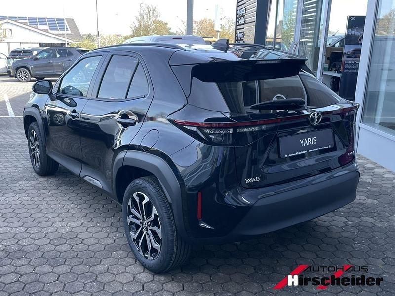 Neu Toyota Yaris Cross 131 PS (96 kW) 2025 Schwarz SUV