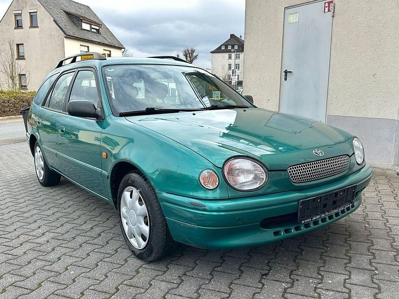 Gebraucht Toyota Corolla 110 PS (80 kW) 2000 Grün Kombi