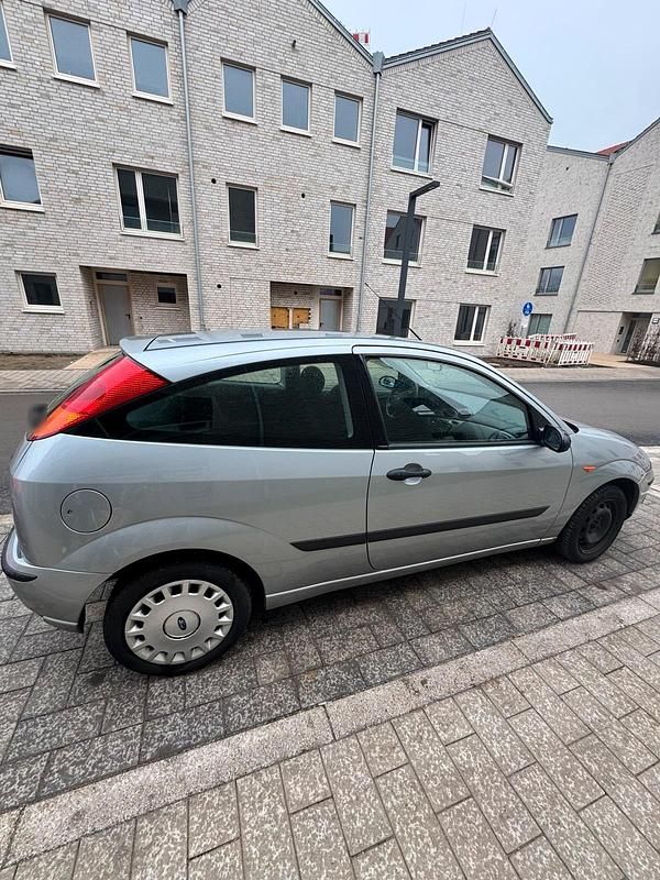 Usata Ford Focus 75 CV (55 kW) 2004 Grigio Utilitaria